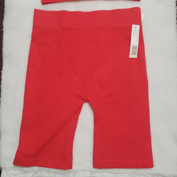 Two piece short set - Picture 3 of 5